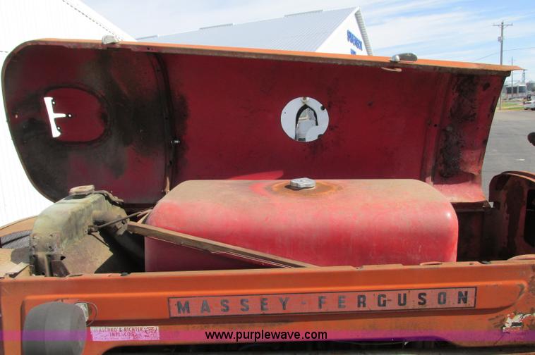 image for item E5201 1958 Massey-Ferguson 65 tractor