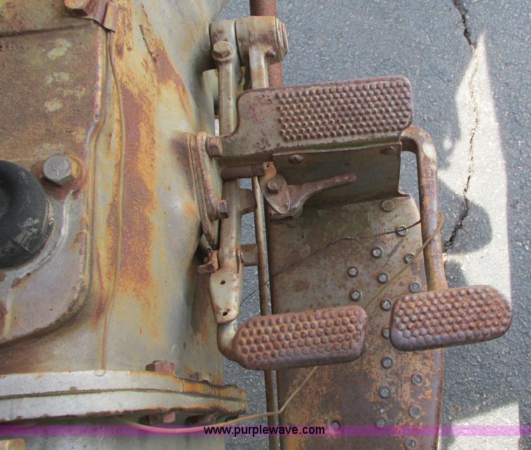 image for item E5201 1958 Massey-Ferguson 65 tractor