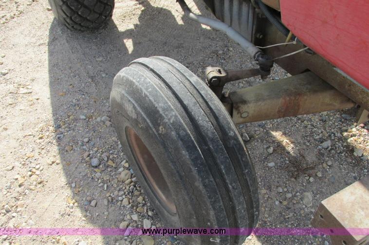 image for item E5205 1980 Massey-Ferguson 210 tractor