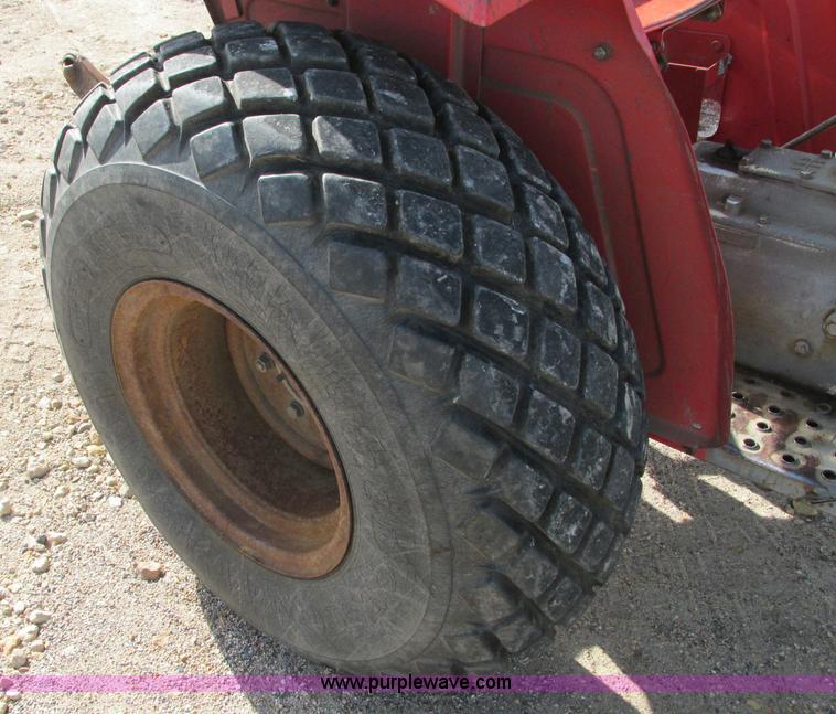 image for item E5205 1980 Massey-Ferguson 210 tractor
