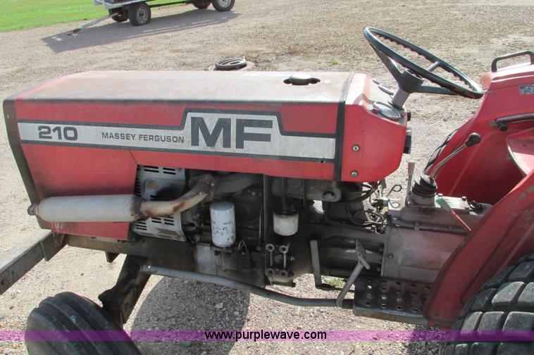 image for item E5205 1980 Massey-Ferguson 210 tractor