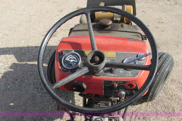 image for item E5205 1980 Massey-Ferguson 210 tractor