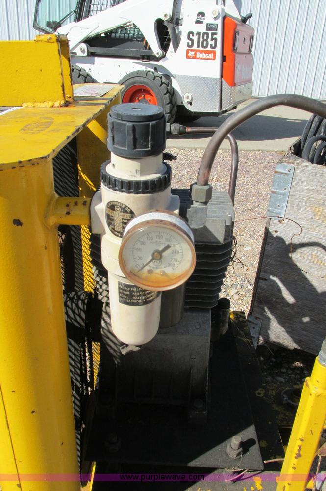 image for item E5206 Maibo X-12 air compressor