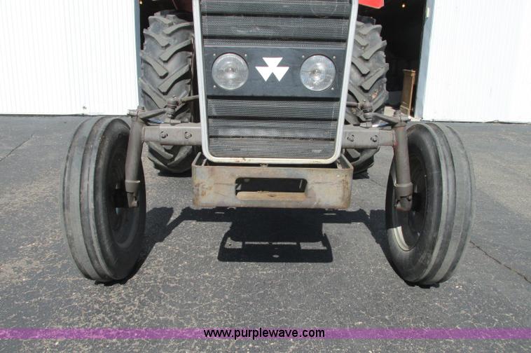 image for item E5207 1995 Massey-Ferguson 231 tractor