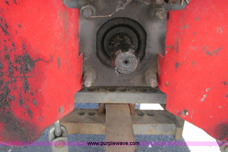 image for item E5207 1995 Massey-Ferguson 231 tractor