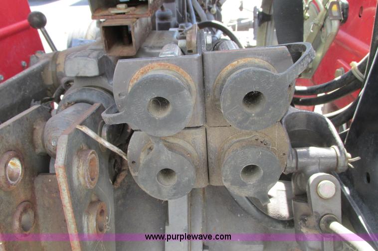 image for item E5207 1995 Massey-Ferguson 231 tractor