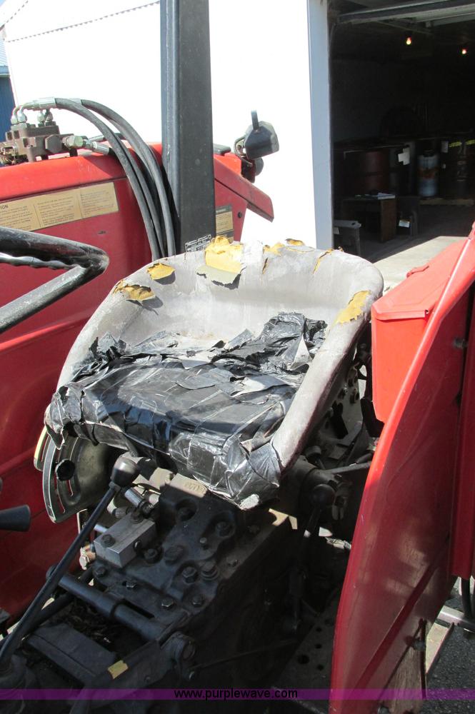 image for item E5207 1995 Massey-Ferguson 231 tractor