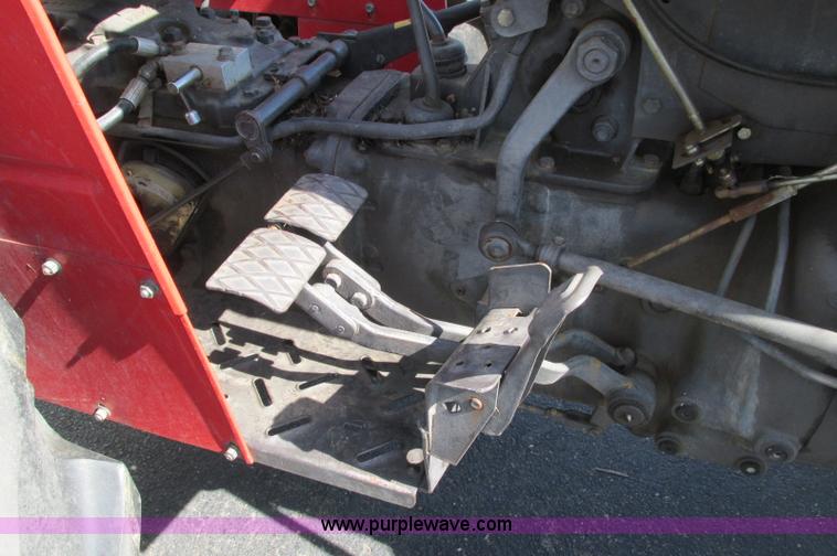 image for item E5207 1995 Massey-Ferguson 231 tractor