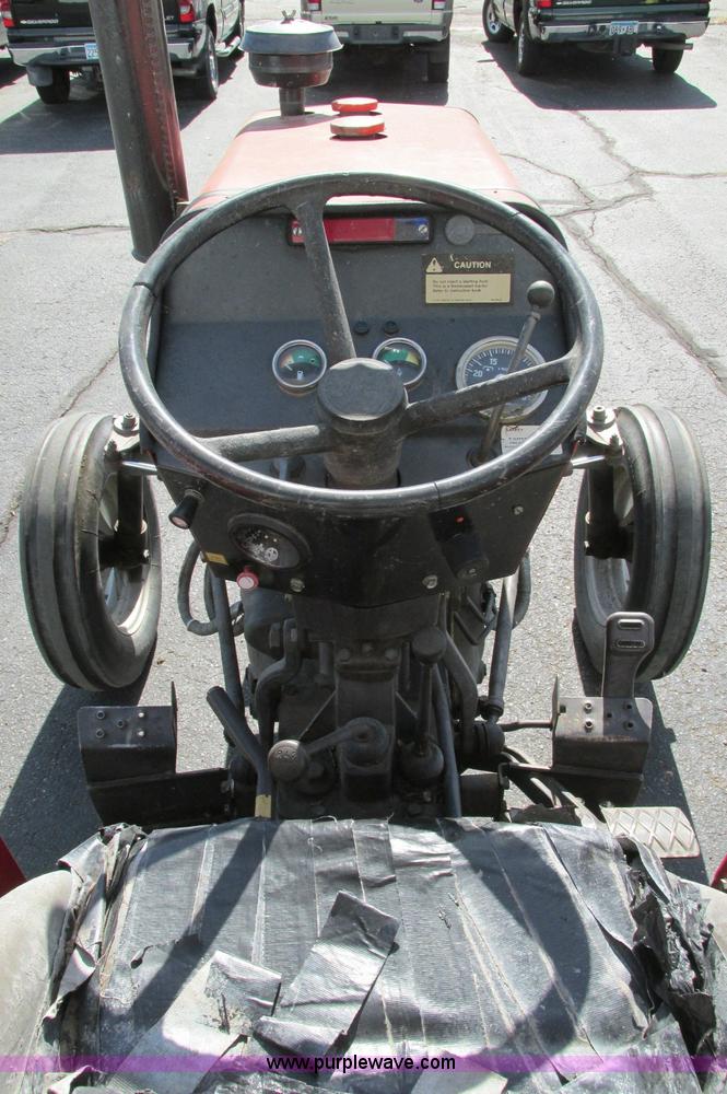 image for item E5207 1995 Massey-Ferguson 231 tractor