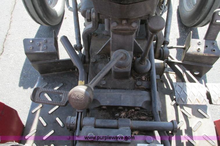 image for item E5207 1995 Massey-Ferguson 231 tractor