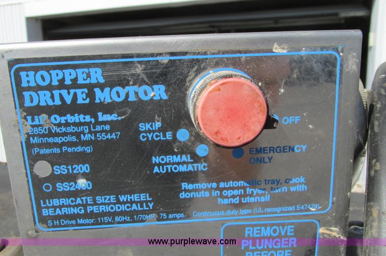 image for item E5209 Assorted items