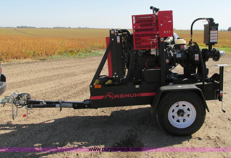 image for item E5213 2011 Magnum MTP400D STD 4" dry prime trash pump