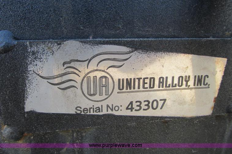 image for item E5213 2011 Magnum MTP400D STD 4" dry prime trash pump