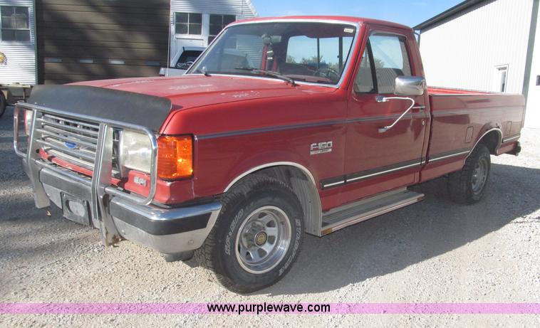 image for item F7139 1987 Ford F150 XLT Lariat pickup truck