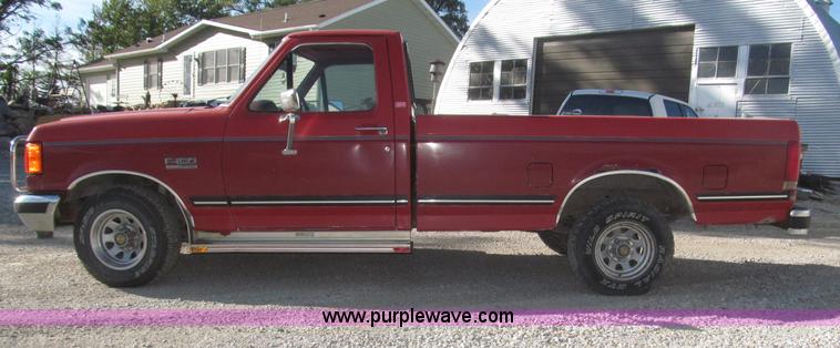 image for item F7139 1987 Ford F150 XLT Lariat pickup truck