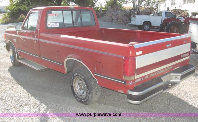 image for item F7139 1987 Ford F150 XLT Lariat pickup truck