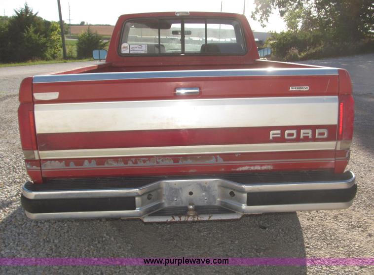 image for item F7139 1987 Ford F150 XLT Lariat pickup truck