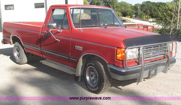 image for item F7139 1987 Ford F150 XLT Lariat pickup truck