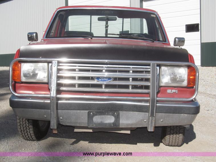 image for item F7139 1987 Ford F150 XLT Lariat pickup truck
