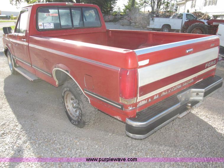 image for item F7139 1987 Ford F150 XLT Lariat pickup truck