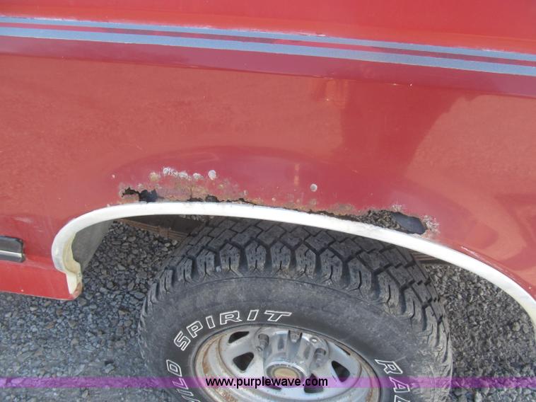 image for item F7139 1987 Ford F150 XLT Lariat pickup truck