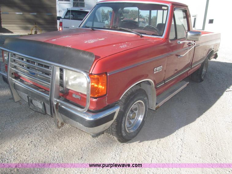image for item F7139 1987 Ford F150 XLT Lariat pickup truck