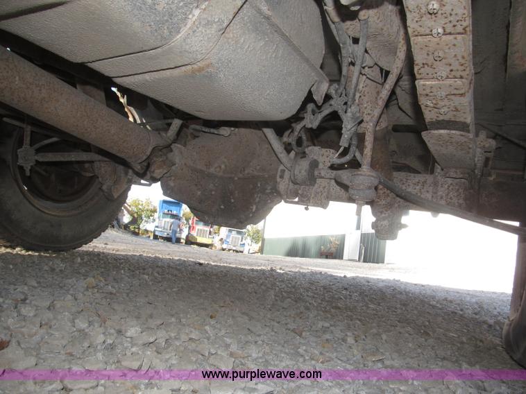 image for item F7139 1987 Ford F150 XLT Lariat pickup truck