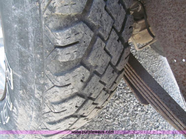 image for item F7139 1987 Ford F150 XLT Lariat pickup truck