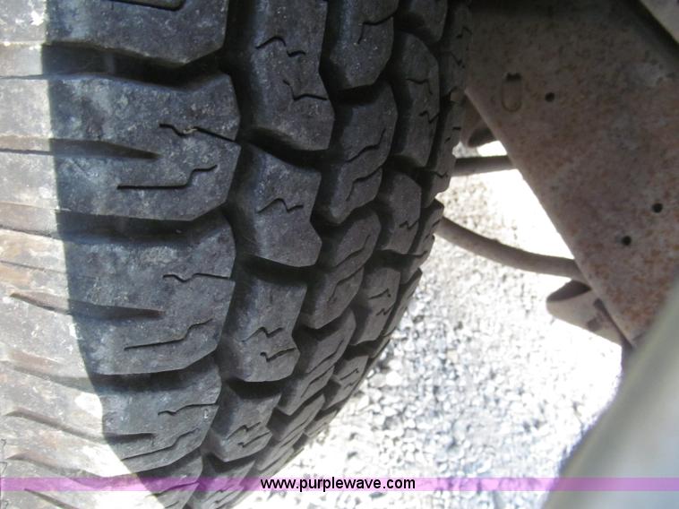 image for item F7139 1987 Ford F150 XLT Lariat pickup truck