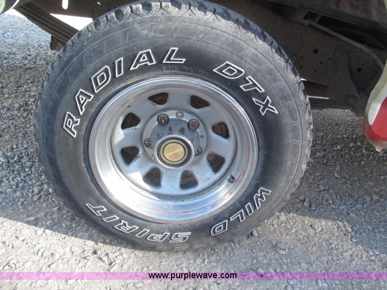 image for item F7139 1987 Ford F150 XLT Lariat pickup truck