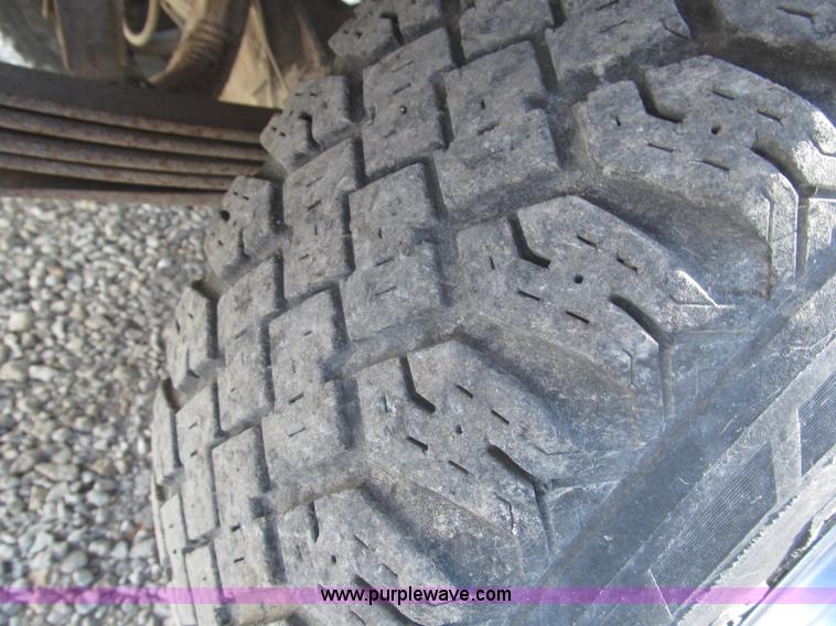 image for item F7139 1987 Ford F150 XLT Lariat pickup truck