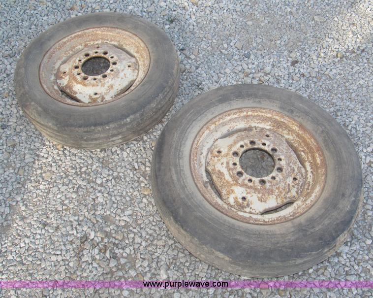 image for item F7140 1957 International 350 tractor