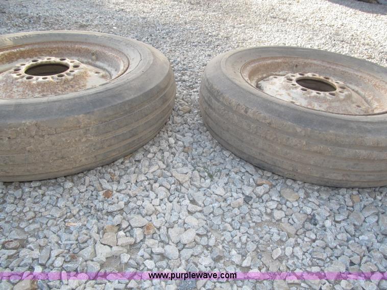 image for item F7140 1957 International 350 tractor