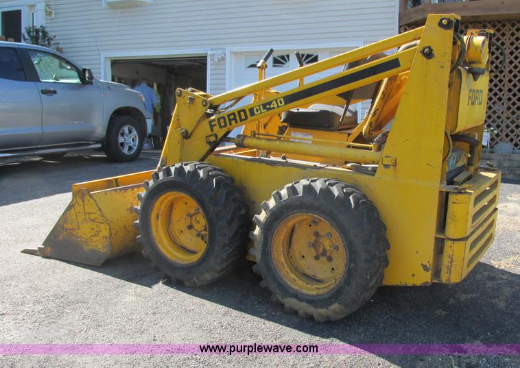 image for item G8948 1979 Ford CL40 skid steer