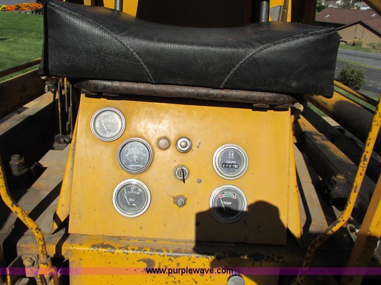 image for item G8948 1979 Ford CL40 skid steer