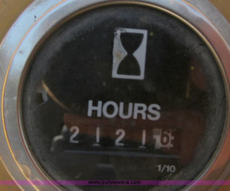 image for item G8948 1979 Ford CL40 skid steer