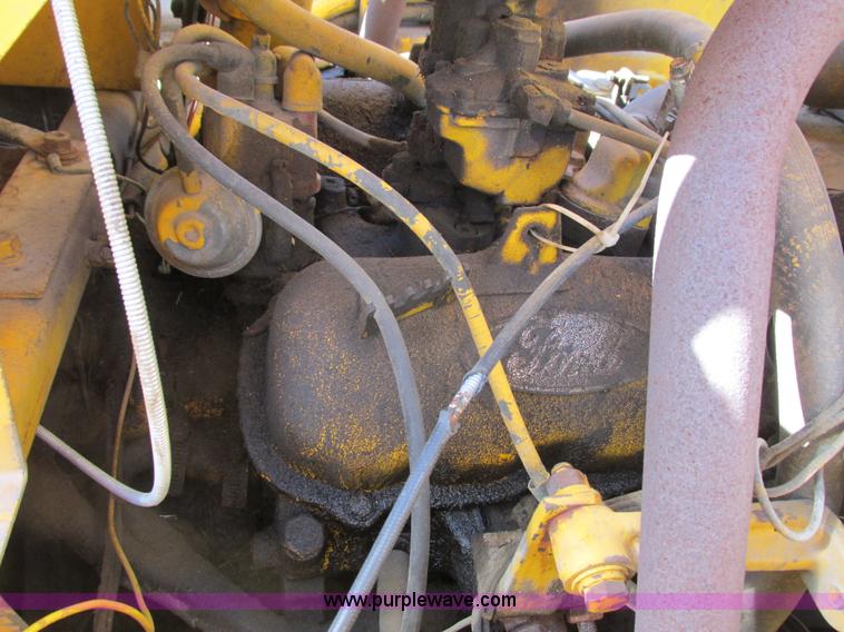 image for item G8948 1979 Ford CL40 skid steer