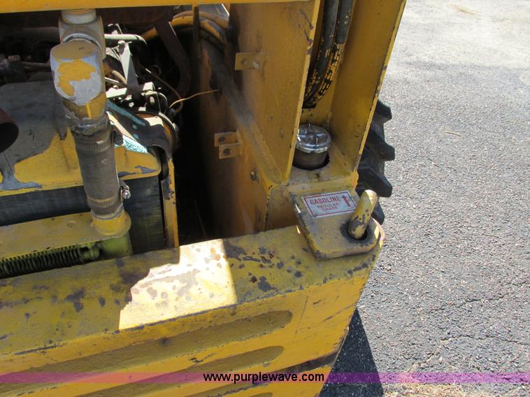 image for item G8948 1979 Ford CL40 skid steer