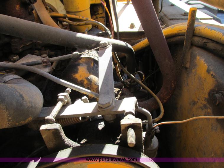 image for item G8948 1979 Ford CL40 skid steer