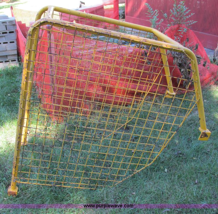 image for item G8948 1979 Ford CL40 skid steer