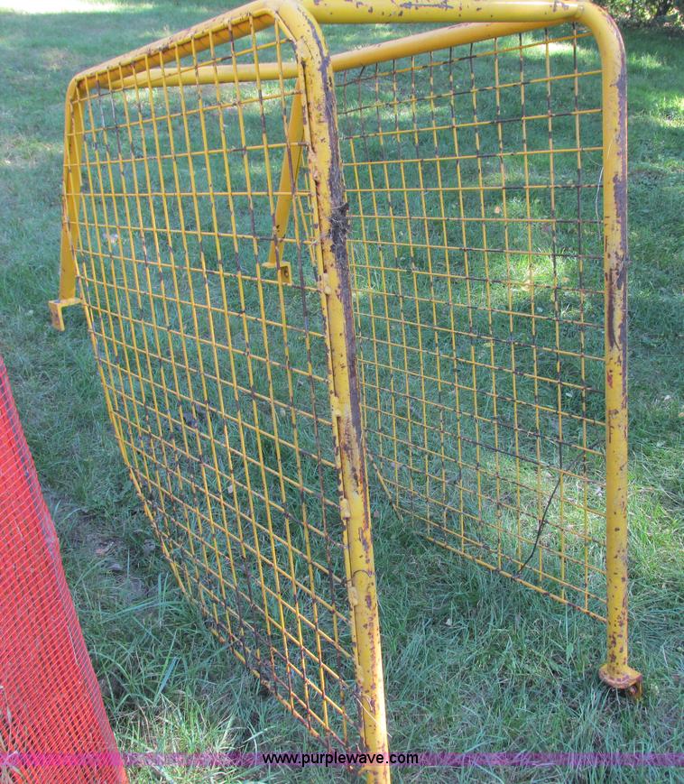 image for item G8948 1979 Ford CL40 skid steer