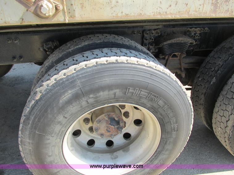 image for item G8949 2001 Sterling LT8500 dump truck