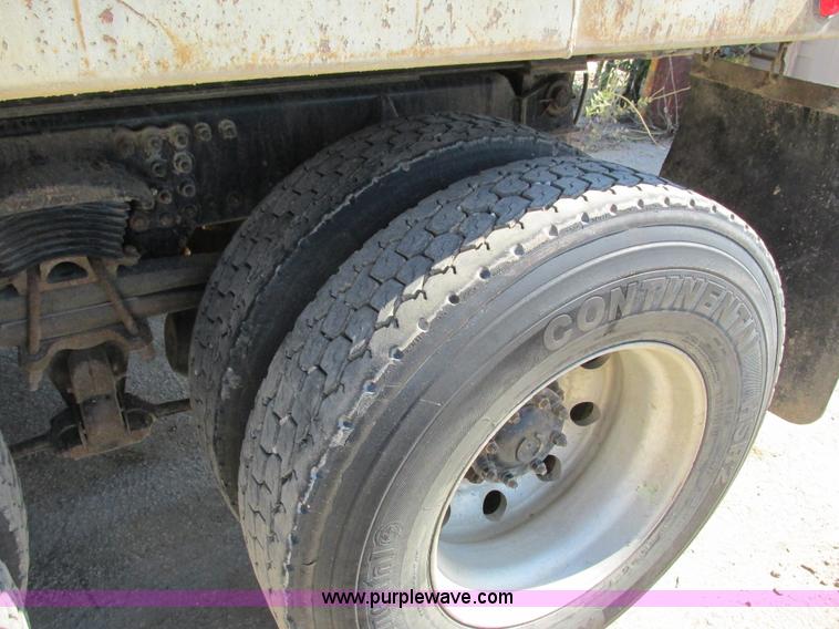 image for item G8949 2001 Sterling LT8500 dump truck