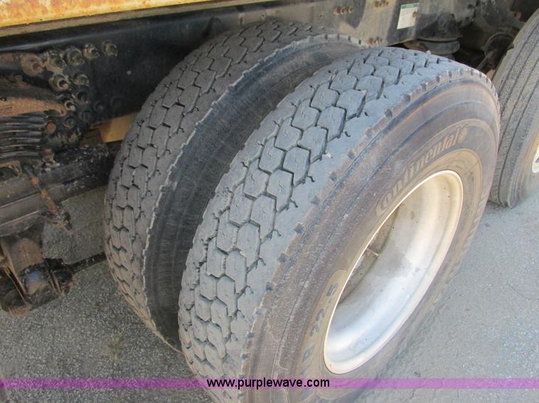 image for item G8949 2001 Sterling LT8500 dump truck