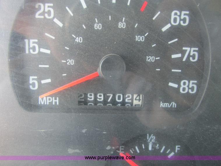 image for item G8949 2001 Sterling LT8500 dump truck