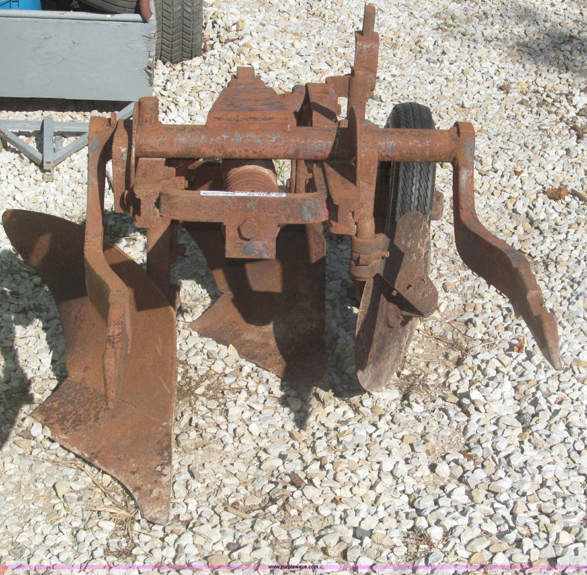 International fast hitch two bottom moldboard plow in Red Oak, IA