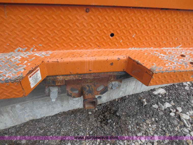 image for item D5934 2002 Chevrolet Silverado 2500HD utility truck