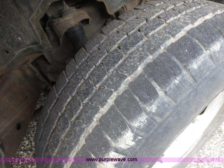 image for item D5934 2002 Chevrolet Silverado 2500HD utility truck