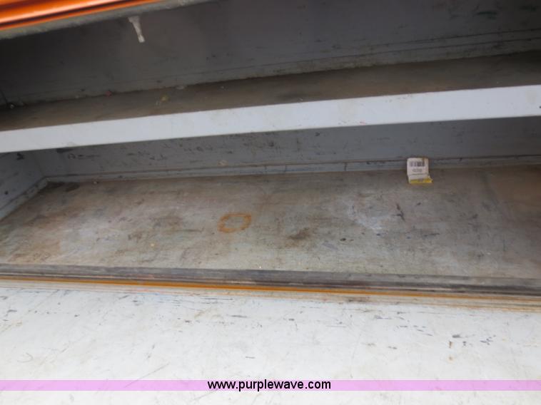 image for item D5934 2002 Chevrolet Silverado 2500HD utility truck