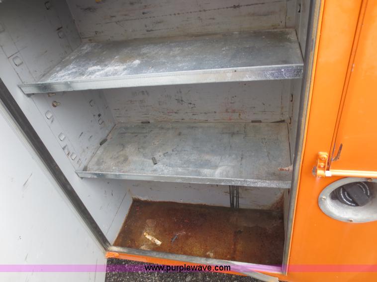 image for item D5934 2002 Chevrolet Silverado 2500HD utility truck